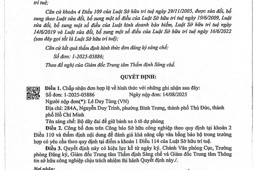 Sáng chế bộ dây đai để giữ bánh xe ô tô dự phòng (dùng cho xe điện và xe lai điện)